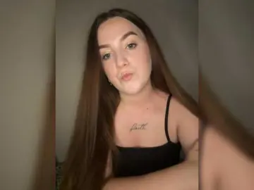 Kisaaac  live sex cam