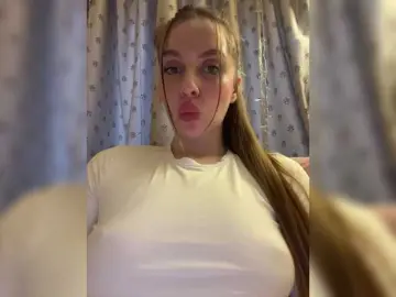 Natalymoodhot  live sex cam