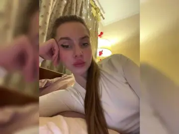 Natalymoodhot  live sex cam