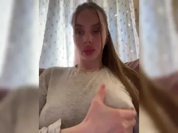 Natalymoodhot  live sex cam