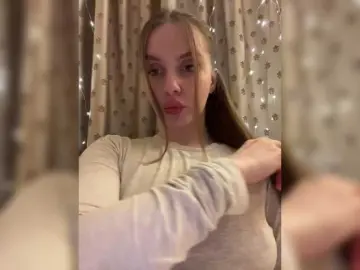 Natalymoodhot  live sex cam