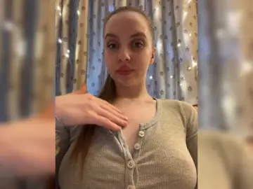 Natalymoodhot  live sex cam