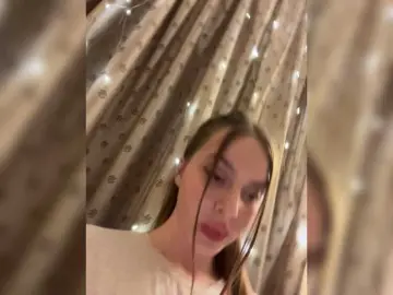 Natalymoodhot  live sex cam