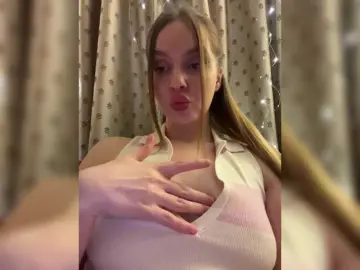 Natalymoodhot  live sex cam