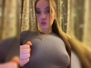 Natalymoodhot  live sex cam