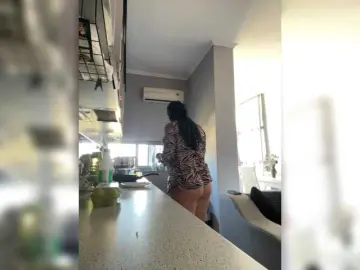 Xhina  live sex cam