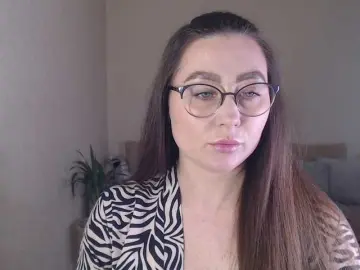 Bigstarxxx  live sex cam