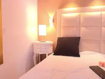 PaulaMonroe  live sex cam