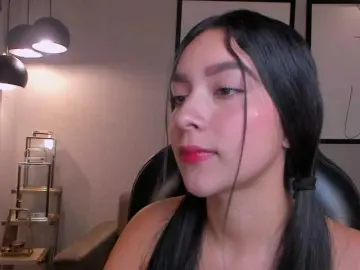 SophieKiss1  live sex cam
