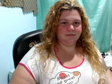 Squirtbbw  live sex cam