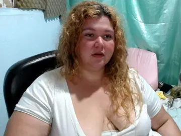 Squirtbbw  live sex cam