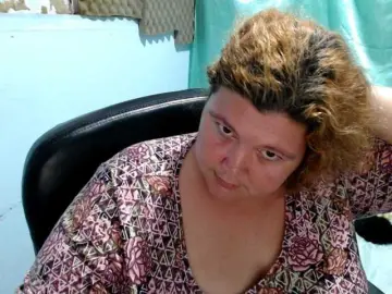 Squirtbbw  live sex cam