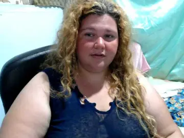 Squirtbbw  live sex cam