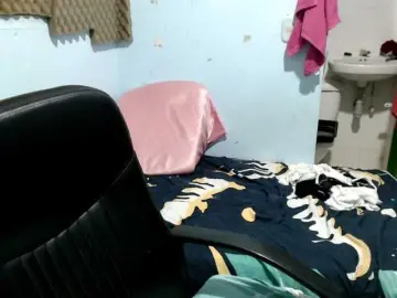 Squirtbbw  live sex cam