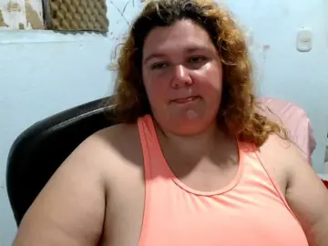 Squirtbbw  live sex cam
