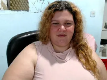 Squirtbbw  live sex cam
