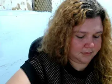 Squirtbbw  live sex cam
