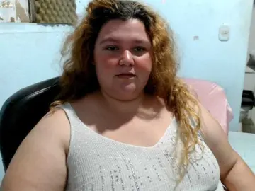 Squirtbbw  live sex cam