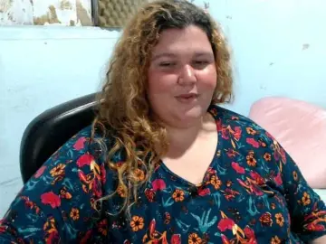 Squirtbbw  live sex cam