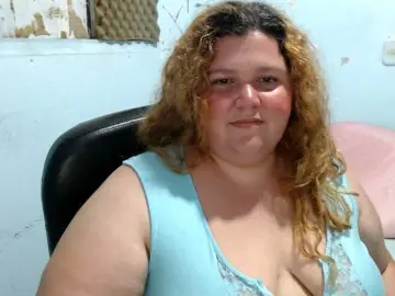 Squirtbbw  live sex cam