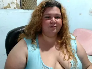 Squirtbbw  live sex cam