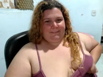 Squirtbbw  live sex cam