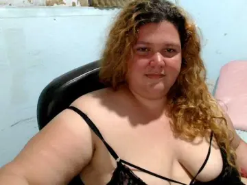 Squirtbbw  live sex cam