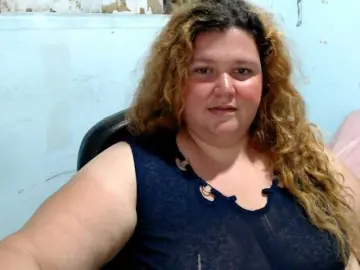 Squirtbbw  live sex cam