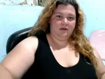 Squirtbbw  live sex cam
