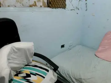 Squirtbbw  live sex cam