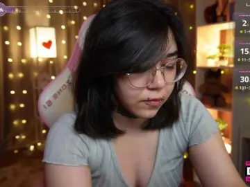 Trissmoon  live sex cam