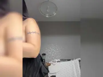 -Hennessy-  live sex cam