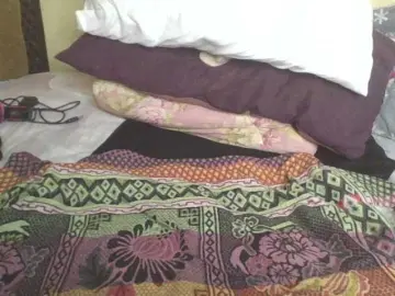 Juicygirl-1  live sex cam
