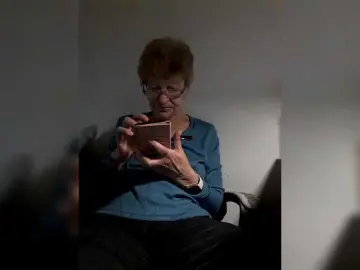 Reife-dame  live sex cam