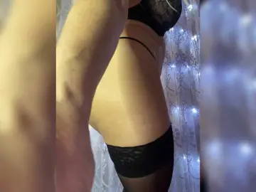Emiliiaaa  live sex cam