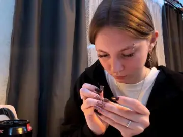 GiannaAdhami  live sex cam
