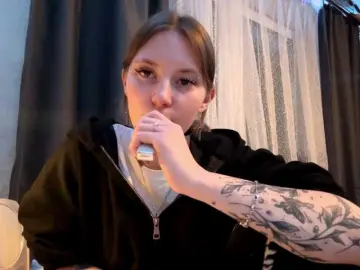 GiannaAdhami  live sex cam