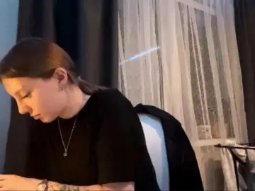 GiannaAdhami  live sex cam