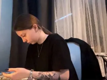 GiannaAdhami  live sex cam