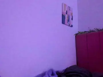 LauraR  live sex cam