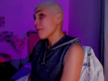 LauraR  live sex cam