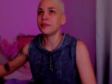 LauraR  live sex cam