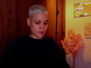 LauraR  live sex cam