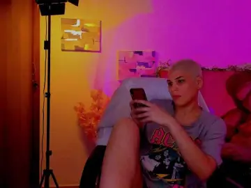 LauraR  live sex cam