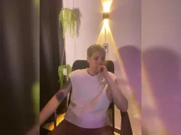 LauraR  live sex cam
