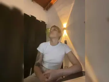 LauraR  live sex cam