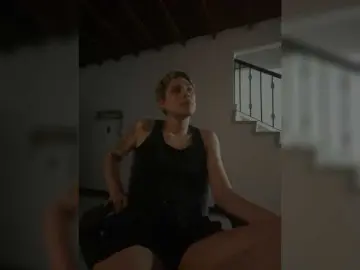 LauraR  live sex cam