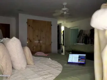 Mysteriousmadam  live sex cam
