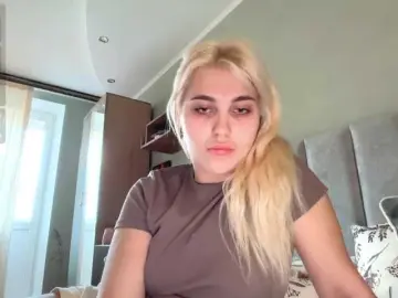 Peach--Alice  live sex cam