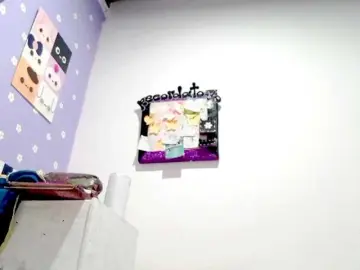 PetiteIvoryqueens  live sex cam